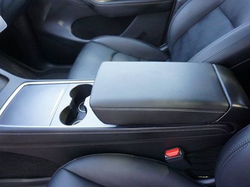 Used 2024 Tesla Model Y Performance image 18