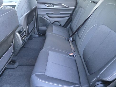 New 2025 Jeep Grand Cherokee 4WD image 21