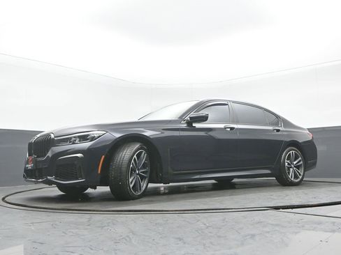 Used 2022 BMW 750i xDrive w/ Luxury Rear Seating Package image 30