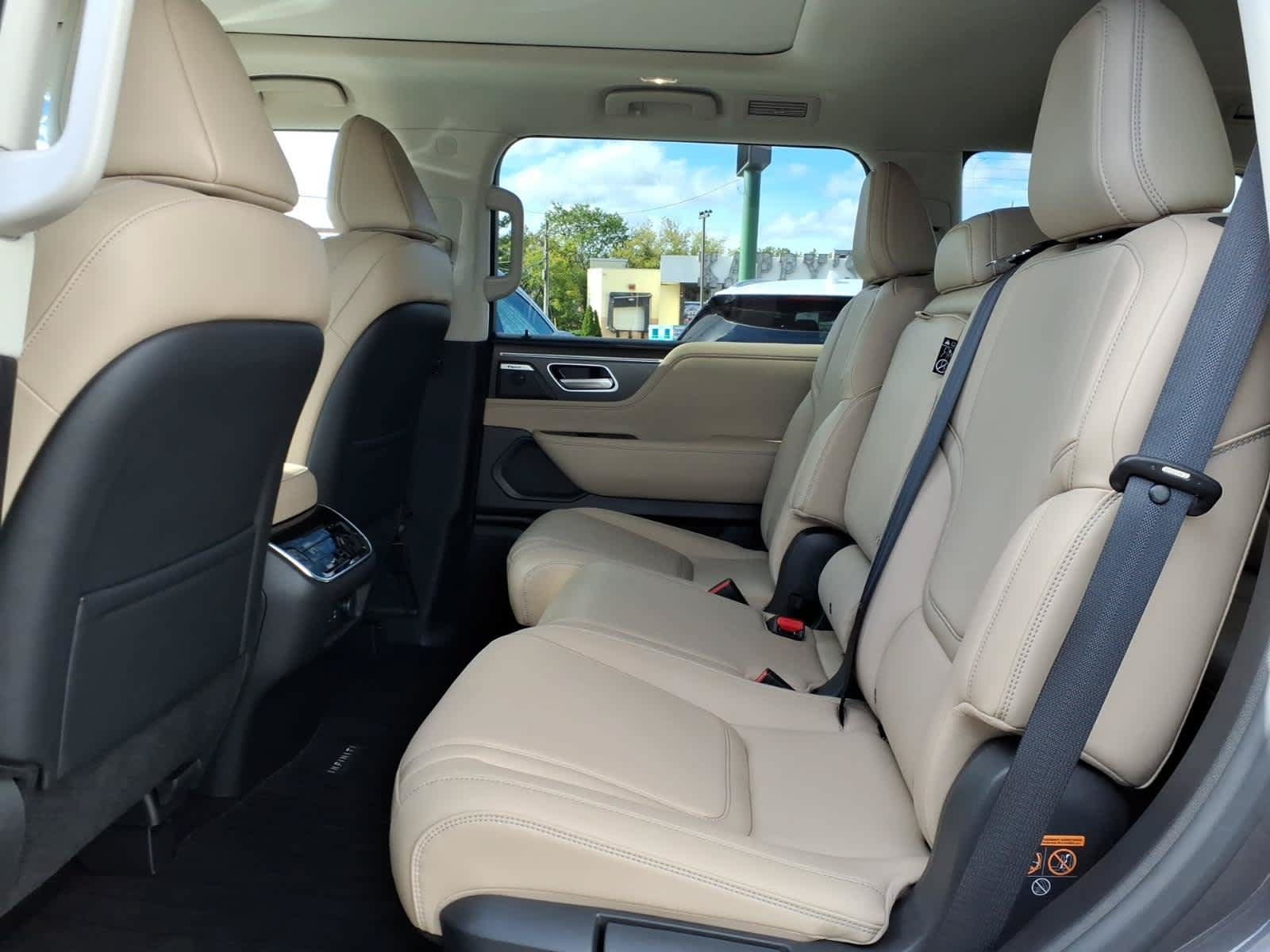 Certified 2026 INFINITI QX80 Pure w/ Cargo Package AWD/4WD image 12