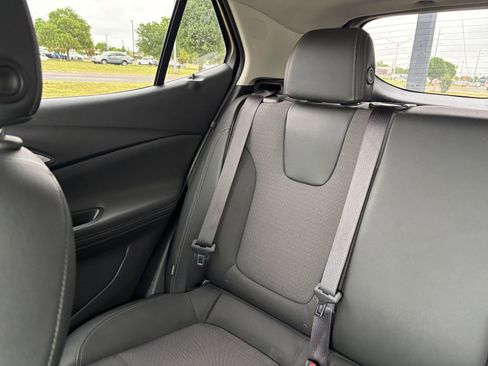 Used 2025 Buick Encore GX Preferred FWD image 38