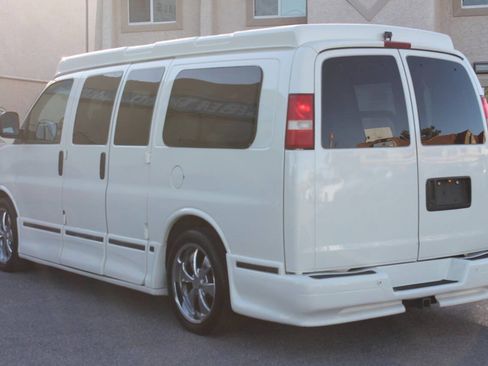 Used 2006 Chevrolet Express 1500 RWD image 6