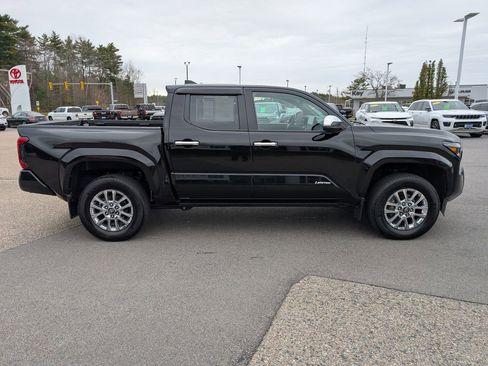 Used 2024 Toyota Tacoma Limited w/ Limited Package (LT) image 7