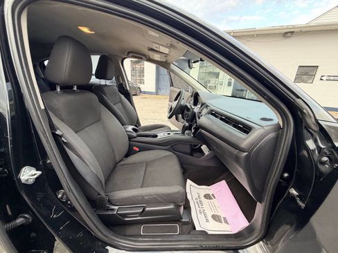 Used 2019 Honda HR-V LX image 11