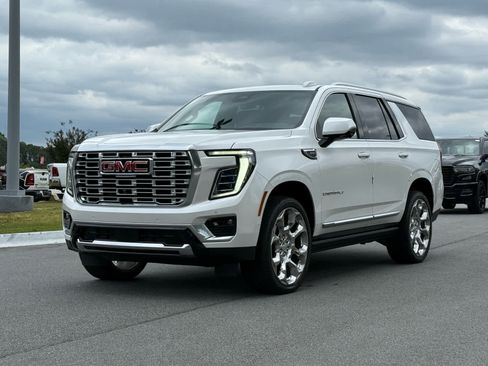 Used 2025 GMC Yukon Denali w/ Denali Reserve Package AWD/4WD image 1