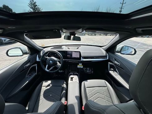 New 2026 BMW X1 xDrive28i w/ Technology Package image 3