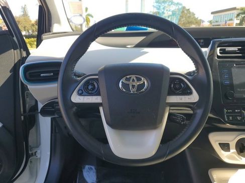Used 2017 Toyota Prius Four image 16