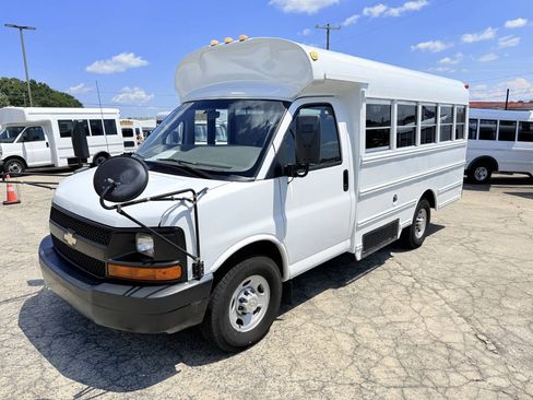 Used 2000 Chevrolet Express 3500 RWD image 5