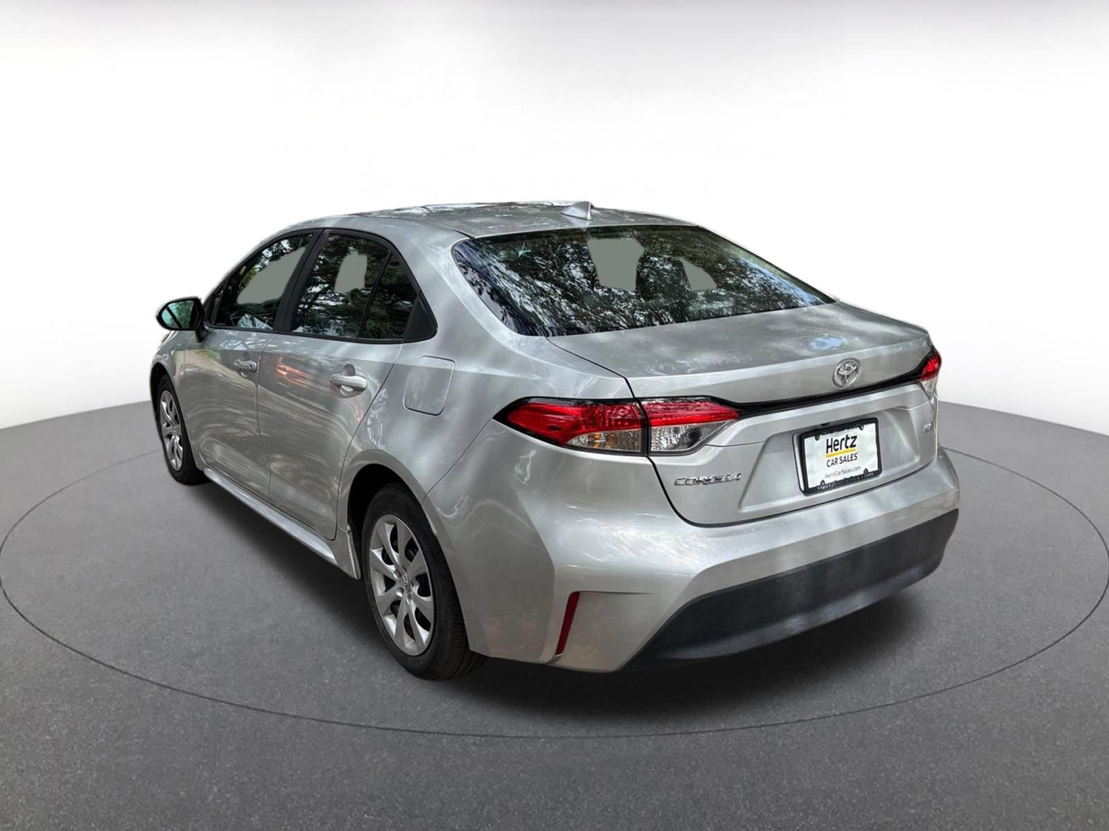 Used 2025 Toyota Corolla LE FWD image 8