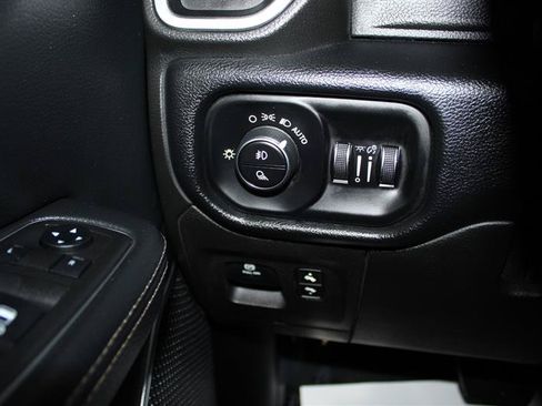 Used 2019 RAM 1500 Laramie AWD/4WD image 26