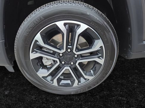 Certified 2023 Jeep Compass Limited w/ Sun and Sound Group AWD/4WD image 21