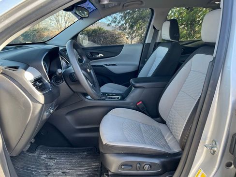 Used 2020 Chevrolet Equinox LS w/ LS Convenience Package image 8