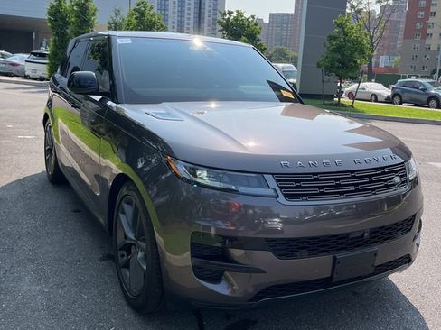 Certified 2025 Land Rover Range Rover Sport SE AWD/4WD image 2