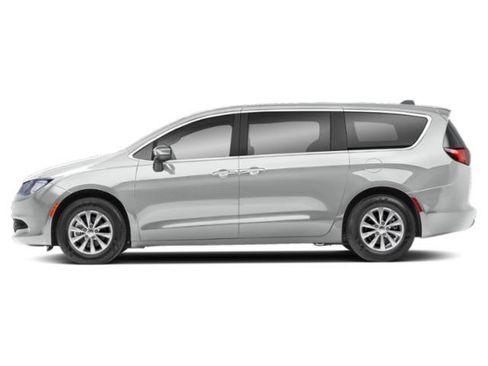 Certified 2021 Chrysler Voyager Lxi image 3