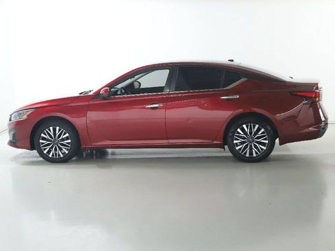 Used 2023 Nissan Altima 2.5 SV AWD/4WD image 36