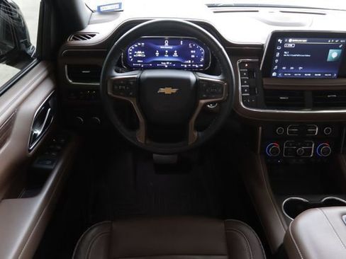 Used 2024 Chevrolet Suburban High Country image 27