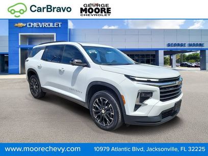 Certified 2025 Chevrolet Traverse LT w/ Sun and Wheel Package
