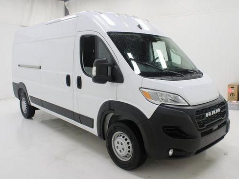 Used 2025 RAM ProMaster 2500 w/ Convenience Group image 23
