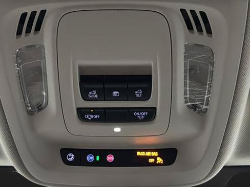 Used 2023 Buick Envision Essence w/ Sport Touring Package AWD/4WD image 32