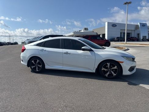 Used 2016 Honda Civic Touring image 1