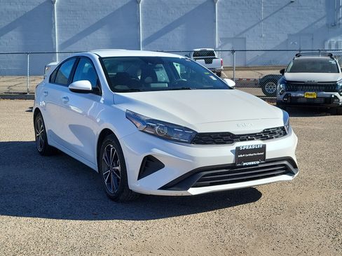 Used 2024 Kia Forte LXS image 4