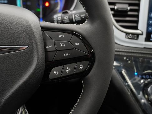 New 2026 Chrysler Pacifica Limited w/ S Appearance Package image 27