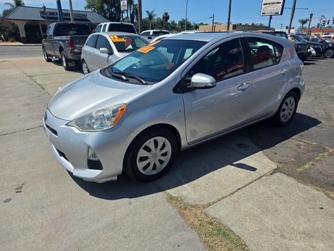 Used 2013 Toyota Prius C Two image 3