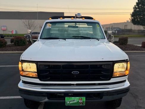 Used 1997 Ford F450 2WD Regular Cab Super Duty image 2