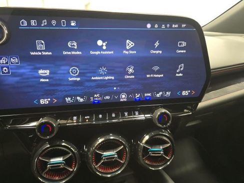 New 2025 Chevrolet Blazer EV RS image 13