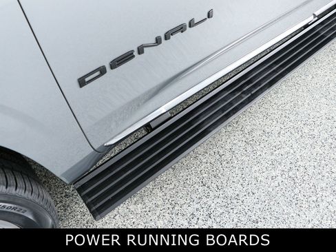 Used 2023 GMC Yukon Denali Ultimate AWD/4WD image 12