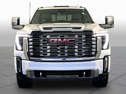 Used 2024 GMC Sierra 2500 Denali w/ Denali Reserve Package AWD/4WD image 4