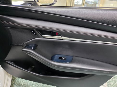 Used 2019 MAZDA MAZDA3 Sedan image 26