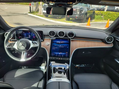 Used 2025 Mercedes-Benz C 300 Sedan image 16