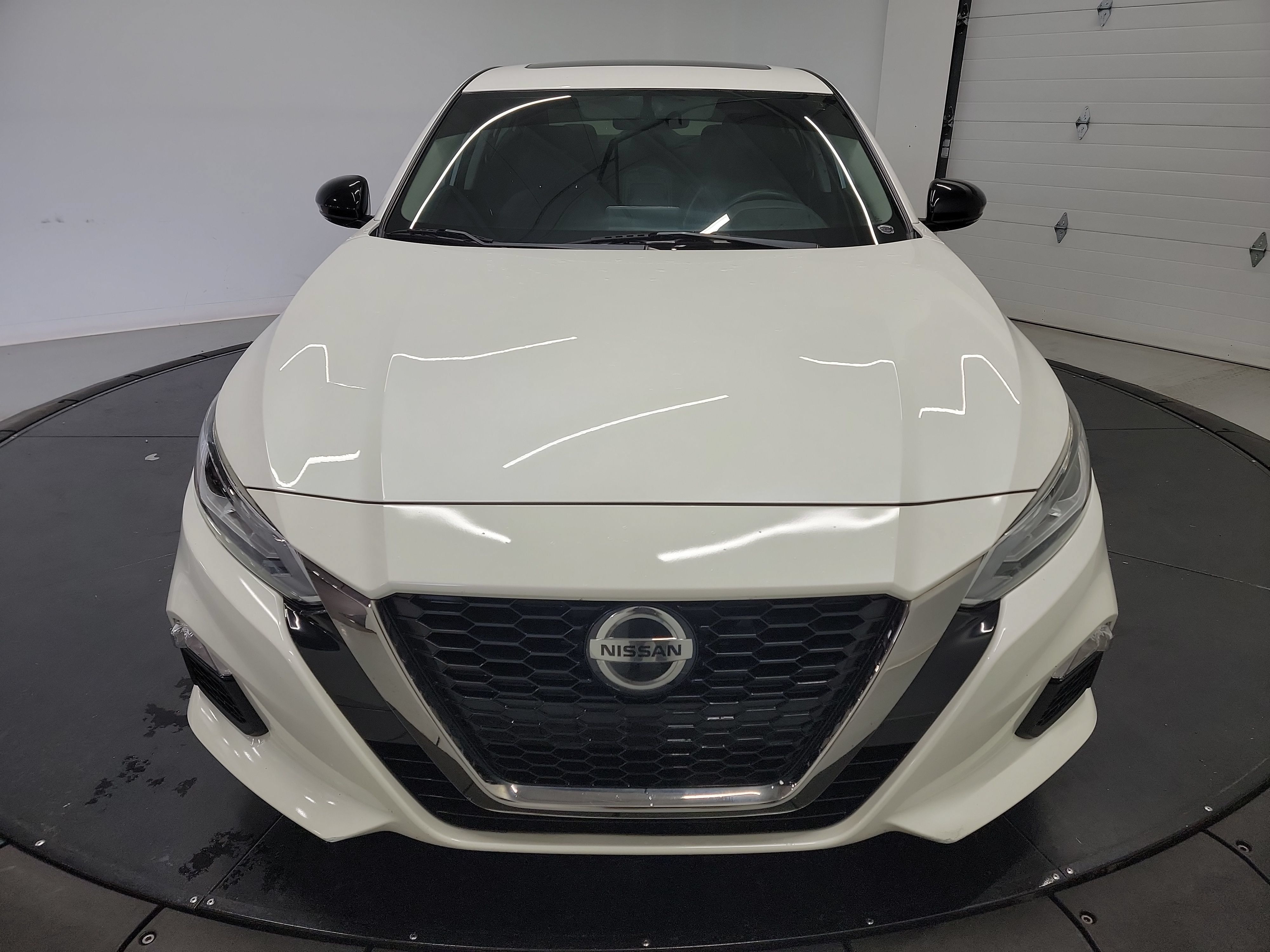 Used 2019 Nissan Altima 2.5 SR w/ SR Premium Package FWD image 2
