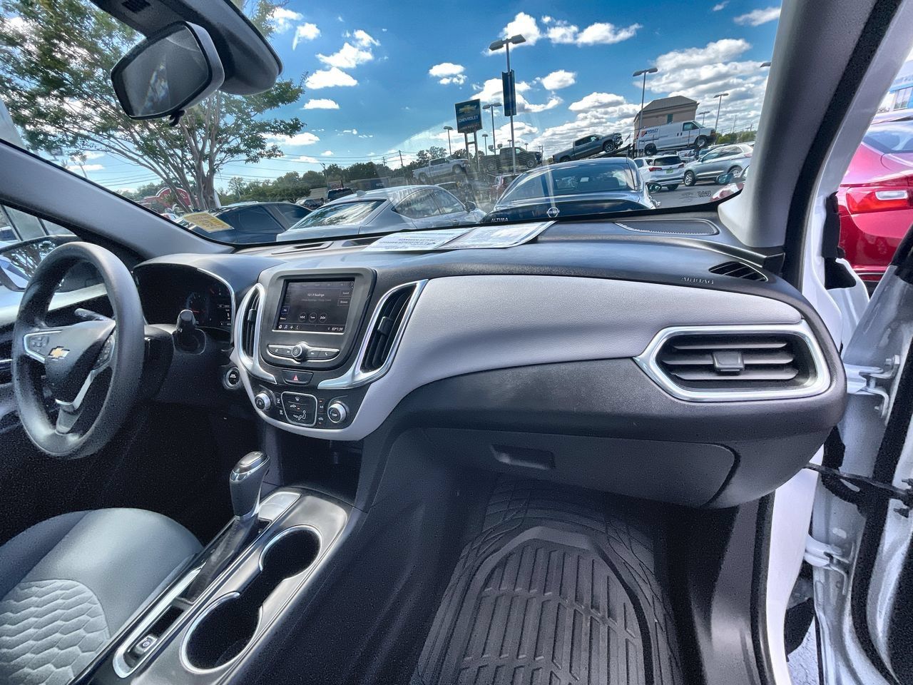 Used 2020 Chevrolet Equinox LS FWD image 28