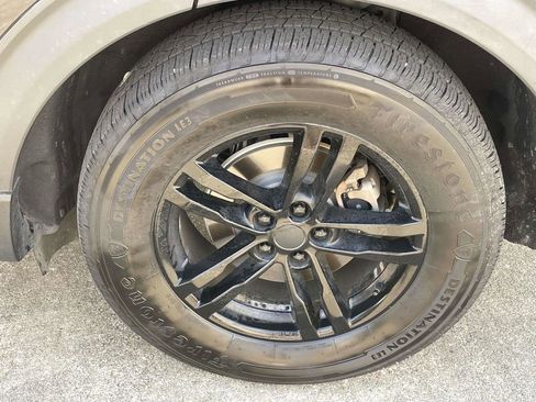 Certified 2020 Ford Explorer XLT image 9