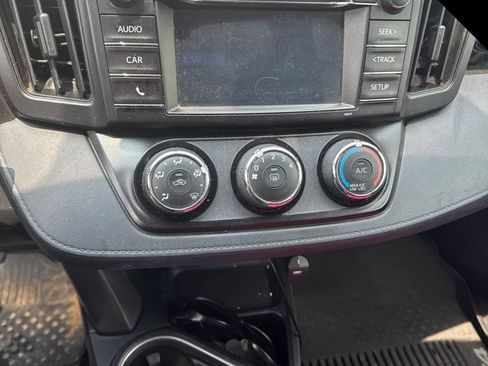 Used 2016 Toyota RAV4 LE AWD/4WD image 6