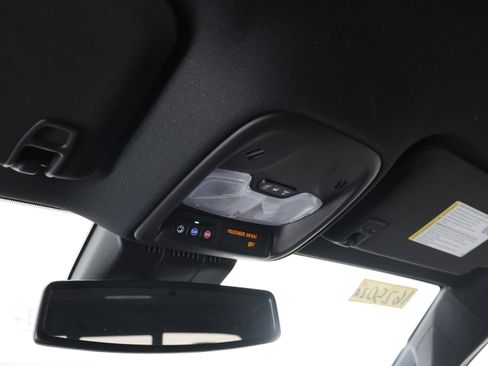 Used 2024 GMC Canyon Elevation w/ Elevation Premium Package AWD/4WD image 13