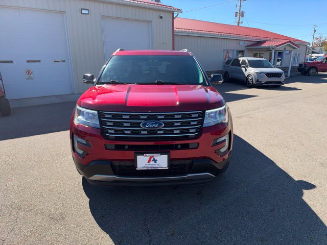 Used 2016 Ford Explorer XLT w/ Equipment Group 202A AWD/4WD image 8