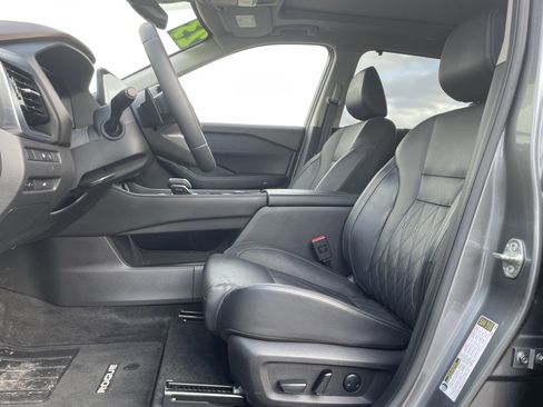 Used 2023 Nissan Rogue Platinum w/ Platinum Premium Package image 12