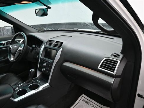 Used 2012 Ford Explorer XLT image 11
