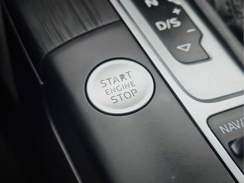 Used 2018 Audi A3 e-tron Prestige image 24