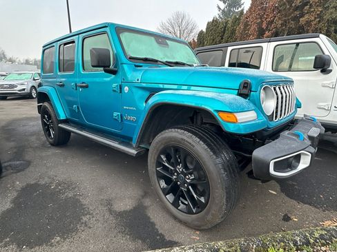 Used 2024 Jeep Wrangler Unlimited Sahara image 2