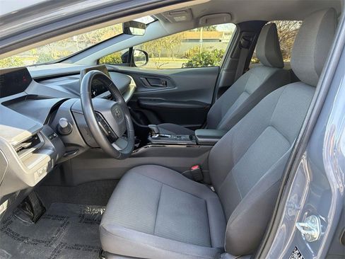 Used 2023 Toyota Prius LE image 19