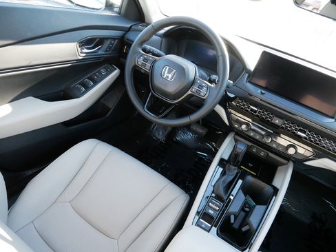 Certified 2025 Honda Accord EX-L image 9