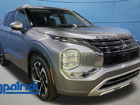 Used 2023 Mitsubishi Outlander SEL image 1