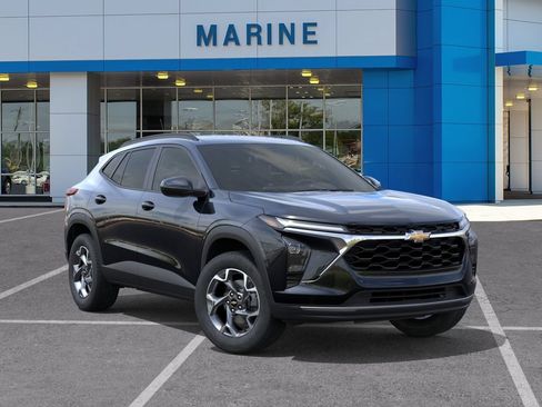 New 2026 Chevrolet Trax LT w/ LT Convenience Package FWD image 7