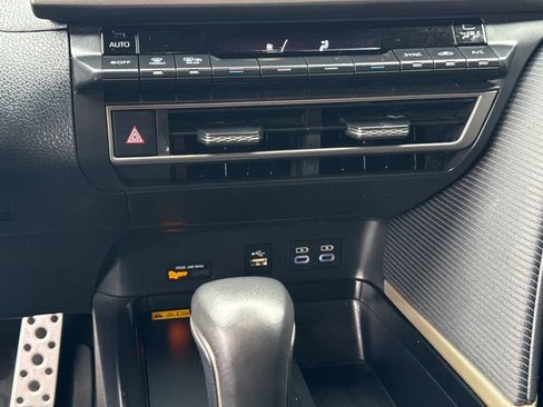 Used 2025 Toyota Camry SE image 24