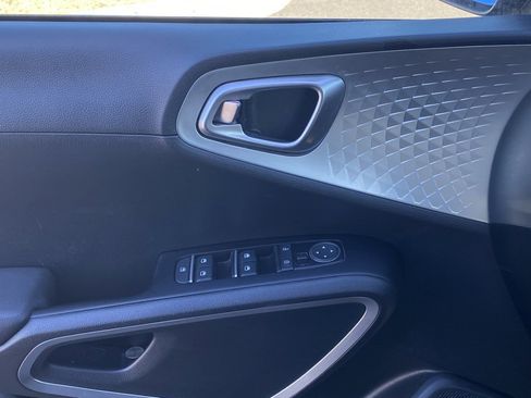 Certified 2023 Kia Soul LX image 19