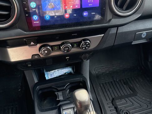 Used 2019 Toyota Tacoma SR image 8